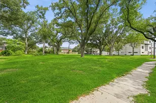 4827 Braesvalley Dr, Houston, TX 77096 - Photo 1