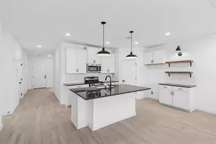 410 Monarch Trl, Huntsville, TX 77340 - Photo 3