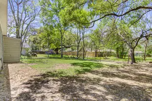 313 N Beauregard St, Alvin, TX 77511 - Photo 17