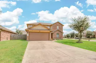 9919 Shimmering Lakes Dr, Rosharon, TX 77583 - Photo 3