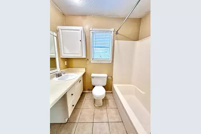5830 Effingham Drive, Houston, TX 77035 - Photo 9