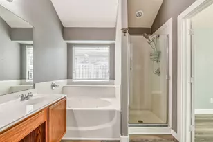 994 Jefferson St, Alvin, TX 77511 - Photo 17