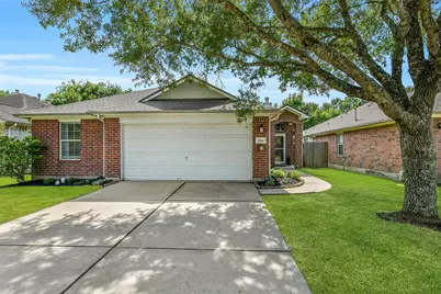 994 Jefferson Street, Alvin, TX 77511 - Photo 1