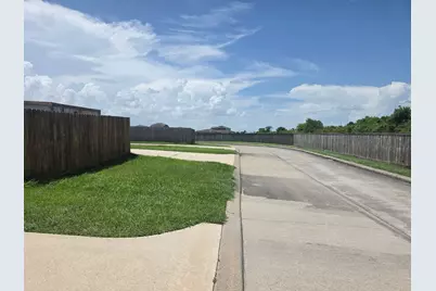 2622 Watersail Drive, Texas City, TX 77568 - Photo 9