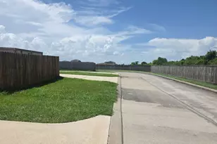 2622 Watersail Dr, Texas City, TX 77568 - Photo 9