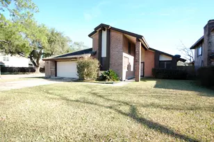 7803 Candlegreen Ln, Houston, TX 77071 - Photo 1
