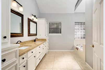 44 Lake Forest Circle, Conroe, TX 77384 - Photo 25