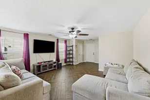 7334 Liberty Tree Ln, Houston, TX 77049 - Photo 3