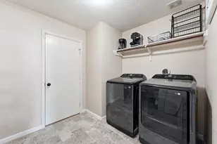7334 Liberty Tree Ln, Houston, TX 77049 - Photo 19
