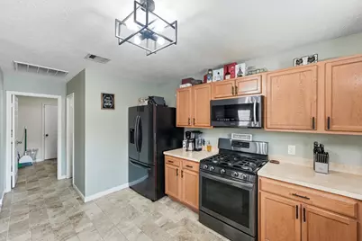 7334 Liberty Tree Lane, Houston, TX 77049 - Photo 9