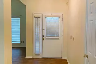 107 S Village Knoll Cir, The Woodlands, TX 77381 - Photo 21