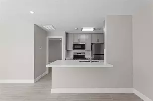 2121 Fountain View Dr, Houston, TX 77057 - Photo 7
