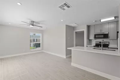 2121 Fountain View Drive #4, Houston, TX 77057 - Photo 1
