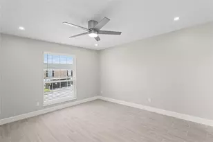 2121 Fountain View Dr, Houston, TX 77057 - Photo 11