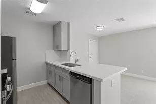 2121 Fountain View Dr, Houston, TX 77057 - Photo 7