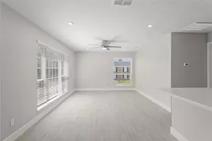 2121 Fountain View Dr, Houston, TX 77057 - Photo 3