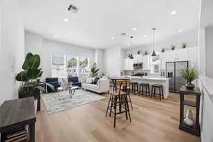 17 Fulton Row Ln, Houston, TX 77076 - Photo 5