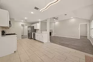 8202 Kingsbridge Meadow Dr, Houston, TX 77083 - Photo 9