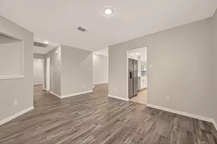 8202 Kingsbridge Meadow Dr, Houston, TX 77083 - Photo 5