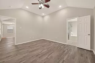 8202 Kingsbridge Meadow Dr, Houston, TX 77083 - Photo 17