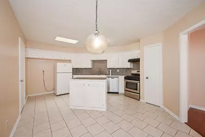 7918 Chancel Drive, Houston, TX 77071 - Photo 9