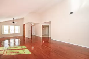 7918 Chancel Dr, Houston, TX 77071 - Photo 5