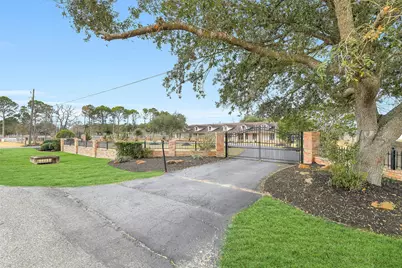 14 El Dorado Drive, Friendswood, TX 77546 - Photo 3