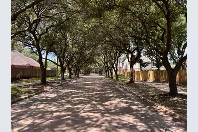 13810 Inland Spring Court, Houston, TX 77059 - Photo 21