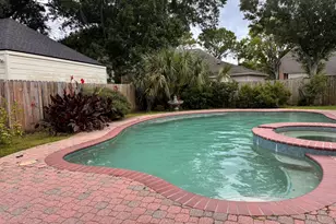 13810 Inland Spring Ct, Houston, TX 77059 - Photo 3