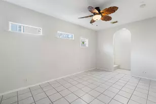 1811 W 14th 1/2 St, Houston, TX 77008 - Photo 17