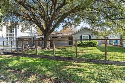 1811 W 14th 1/2 Street, Houston, TX 77008 - Photo 1