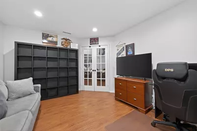 42 W Gaslight Place, The Woodlands, TX 77382 - Photo 9