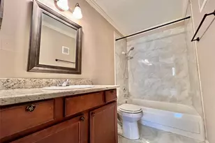 700 Thicket Ln, Houston, TX 77079 - Photo 17