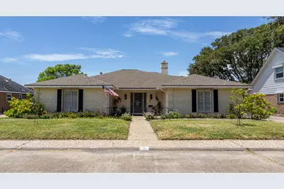 5 Colony Park Circle, Galveston, TX 77551 - Photo 1
