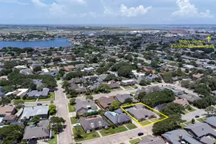5 Colony Park Cir, Galveston, TX 77551 - Photo 27