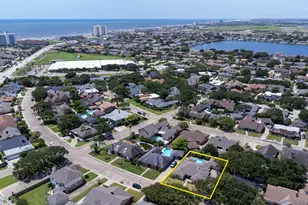 5 Colony Park Cir, Galveston, TX 77551 - Photo 29