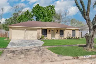 951 Beachcomber Ln, Houston, TX 77062 - Photo 1