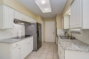 951 Beachcomber Ln, Houston, TX 77062 - Photo 13