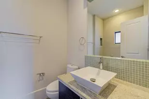113 Tuam St, Houston, TX 77006 - Photo 17