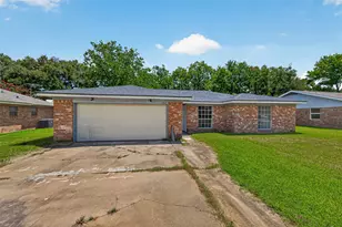2013 Long Dr, Richmond, TX 77469 - Photo 3