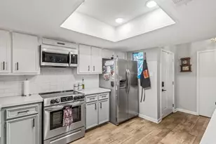 5005 Georgi Ln, Houston, TX 77092 - Photo 3