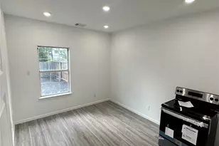 6946 Paris St, Houston, TX 77021 - Photo 3