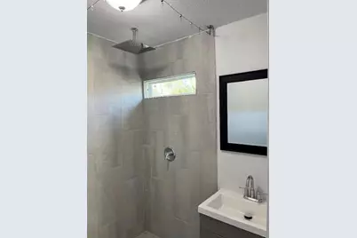 5122 Higgins Street, Houston, TX 77033 - Photo 5