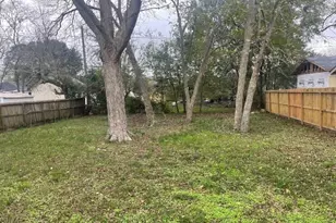 5122 Higgins St, Houston, TX 77033 - Photo 9