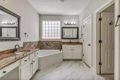 6418 Oakmont Creek Drive, Spring, TX 77379 - Photo 21