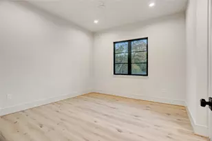 8935 Pado St, Houston, TX 77055 - Photo 39