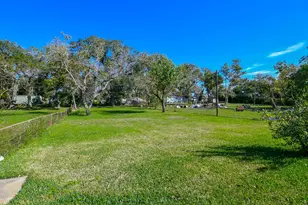 129 Cannon St, Clute, TX 77531 - Photo 27