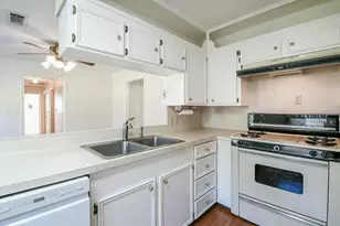 129 Cannon St, Clute, TX 77531 - Photo 13