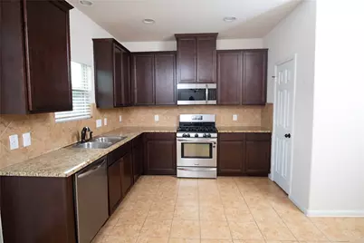 11334 Creekway Bend Drive, Humble, TX 77396 - Photo 9