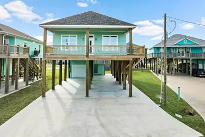 971 Tidelands, Crystal Beach, TX 77650 - Photo 5